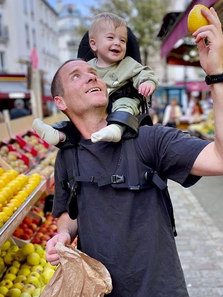 MiniMeis G5 Shoulder Baby Carrier - view 2, Black