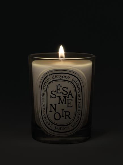 Diptyque Sésame Noir Classic Scented Candle, 190g - view 2, 