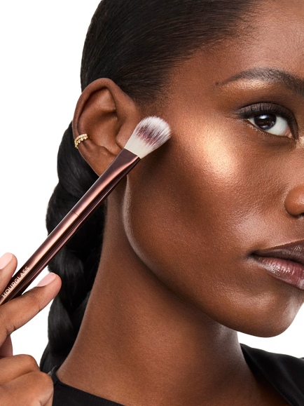 Hourglass No.16 Highlighter Brush - view 2, 