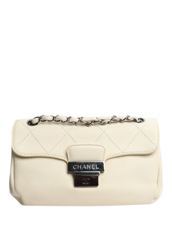 Pre-loved CHANEL 2004 Cream Diamond Stitched Shoulder Bag, Cream, Cream