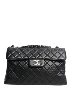 Pre-loved CHANEL 2014 Lambskin Single Flap Bag, Black, Black