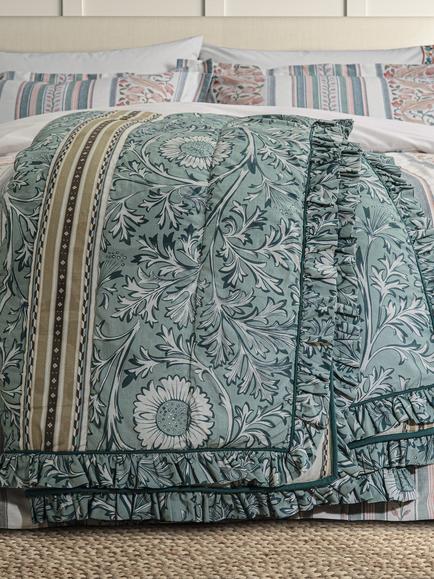 Morris & Co. Chamomile Quilt, Multi - view 2, Multi