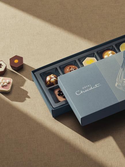 Hotel Chocolat Patisserie Dreamer Chocolate Box 9-Piece, 120g - view 2, Multi