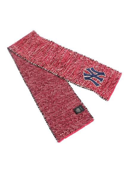 Pre-loved GUCCI x NY Yankees Sequin Knit Scarf, Pink - view 2, Pink