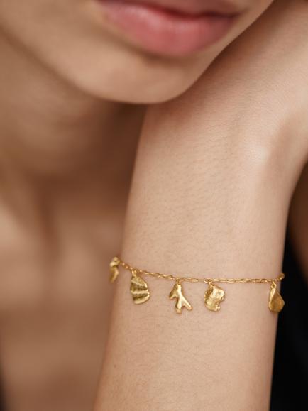 Monica Vinader Asymmetric Shell Fragment Charm Bracelet, Gold - view 2, Gold
