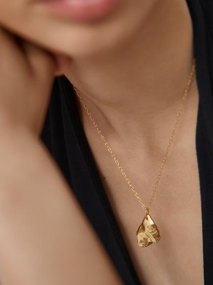Monica Vinader Textured Pendant Necklace, Gold - view 2, 18k Gold Vermeil