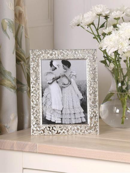 Laura Ashley Woolard Leaf Photo Frame, 5 x 7" (12.5 x 18cm), Silver Plated - view 2, Silver