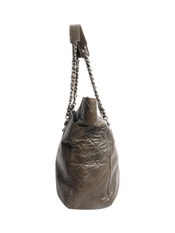 Pre-loved CHANEL 2008 2.55 Lambskin Tote Bag, Khaki - view 2, Khaki