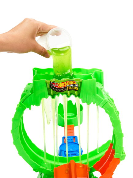 Hot Wheels Monster Trucks Chaos Loop Challenge Playset - view 2, Multi