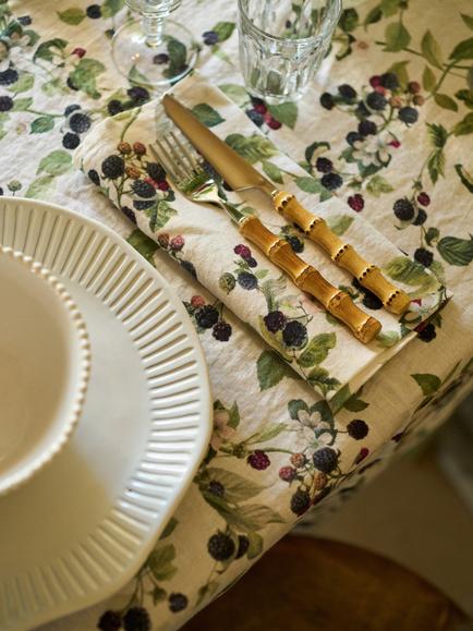 By Hope Autumn Fruits Blackberry Linen Napkin, White/Green - view 2, Blackberry