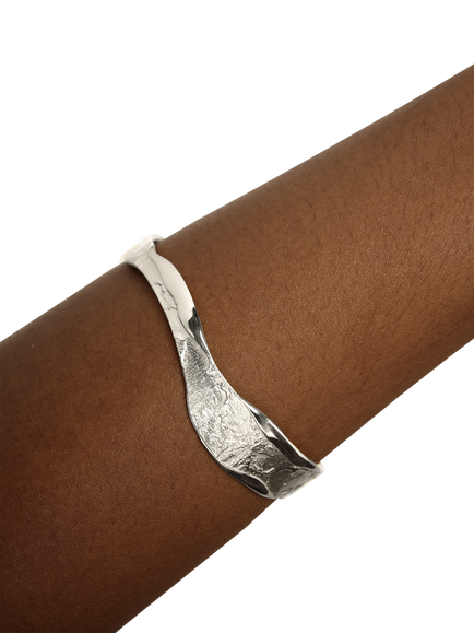 TUTTI Edge Textured Bangle, Silver - view 2, Silver