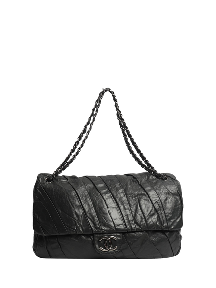 Pre-loved CHANEL 2009 Gathered Lambskin Maxi Flap Shoulder Bag, Grey - view 2, Grey
