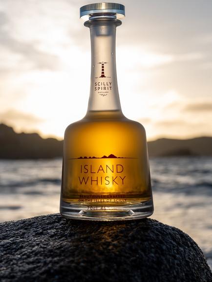 Scilly Spirit Island Whisky, 70cl - view 2, Multi