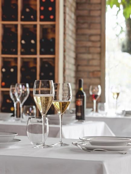 Luigi Bormioli Magnifico Champagne Glass Flute, Set of 4, 320ml, Clear - view 2, Clear