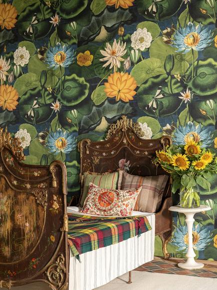MINDTHEGAP Lotus Blossom Wallpaper, Green - view 2, Green
