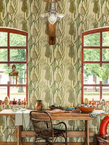 MINDTHEGAP Riverside Flora Wallpaper, Green - view 2, Green