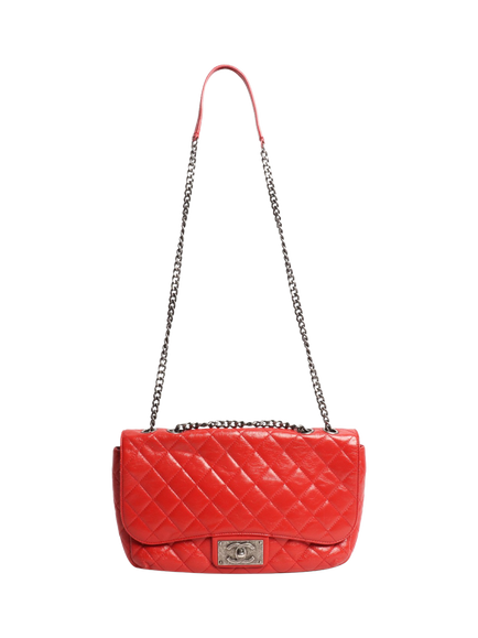 Pre-loved CHANEL 2015 Quilted Lambskin Leather Shoulder Bag, Red - view 2, Red
