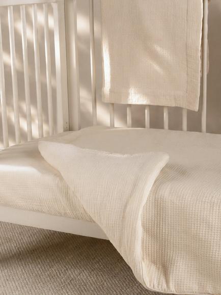CuddleCo Reversible Cotbed Quilt, 3.5 Tog, Cashmere Waffle - view 2, Cashmere Waffle