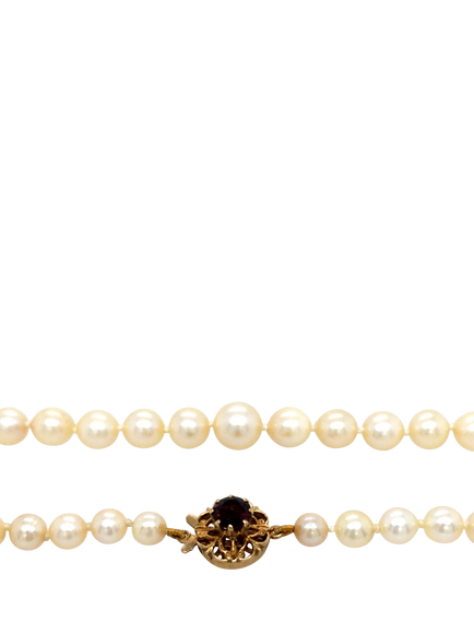 Pre-loved Vintage Graduated Pearl Necklace, Circa Birmingham 1963 - view 2, Yellow Gold