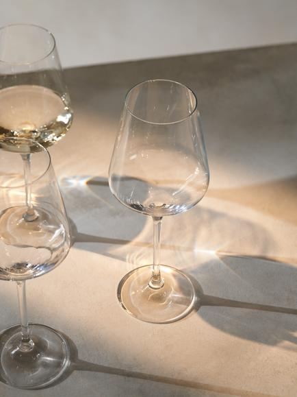 The White Company Pimlico White Wine Glass, Set of 4, 390ml, Clear - view 2, Clear