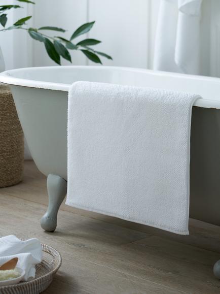 The White Company Île De Ré Hydrocotton Bath Mat, White - view 2, White