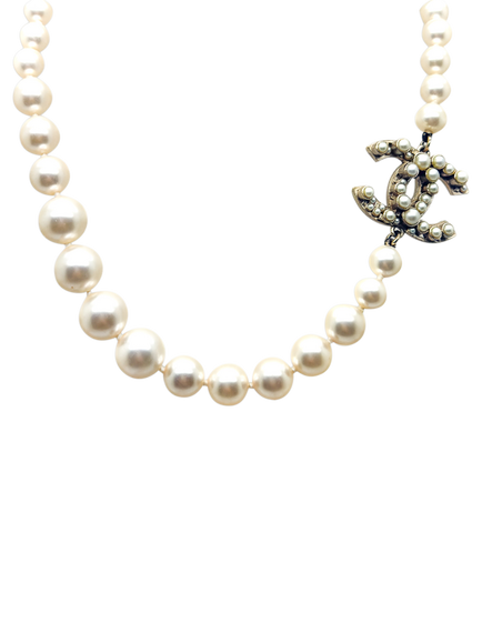 Pre-loved CHANEL Pearl CC Logo Necklace, Dated 2014, Pearl