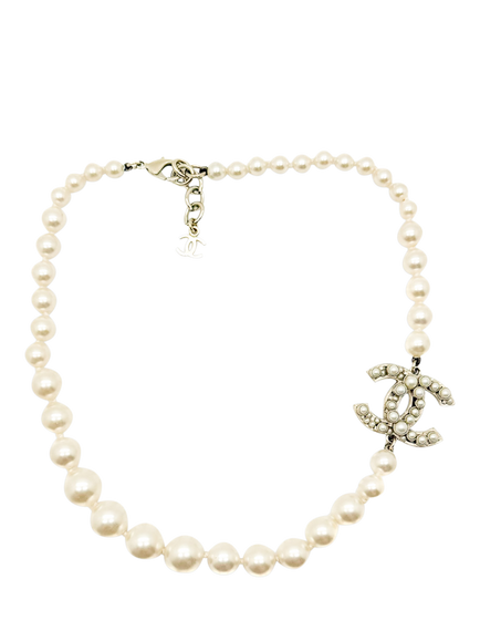 Pre-loved CHANEL Pearl CC Logo Necklace, Dated 2014 - view 2, Pearl