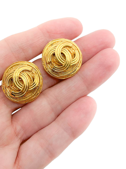 Pre-loved Vintage CHANEL CC Nest Clip-On Earrings, Gold - view 2, Gold