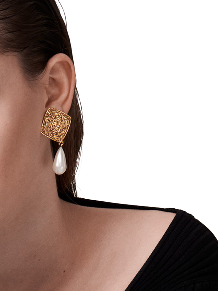Pre-loved CHANEL Pearl Lozenge Drop Earrings, Gold - view 2, Gold