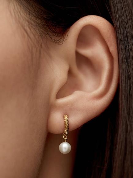 Monica Vinader Heirloom Pearl Huggie Hoop Earrings, Gold - view 2, Gold