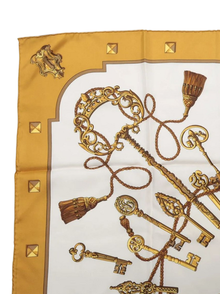 Pre-loved Hermès Carré 90 Les Cles Keys Silk Scarf, Gold - view 2, Gold