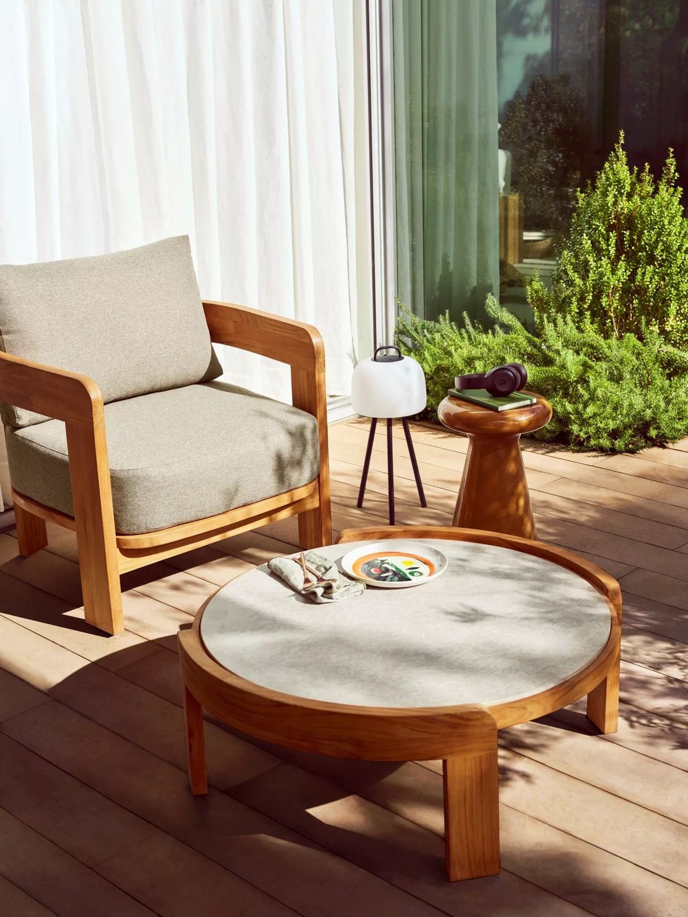 Garden chair and coffee table