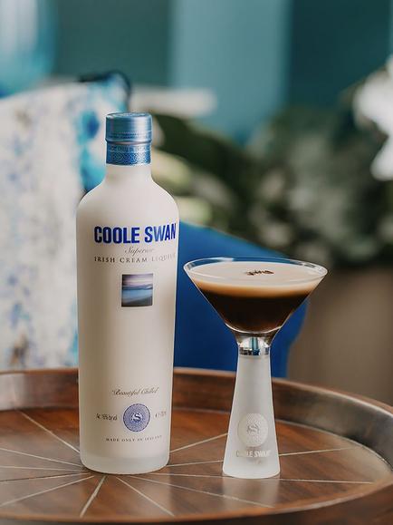 Coole Swan Superior Irish Cream Liqueur, 70cl - view 2, 