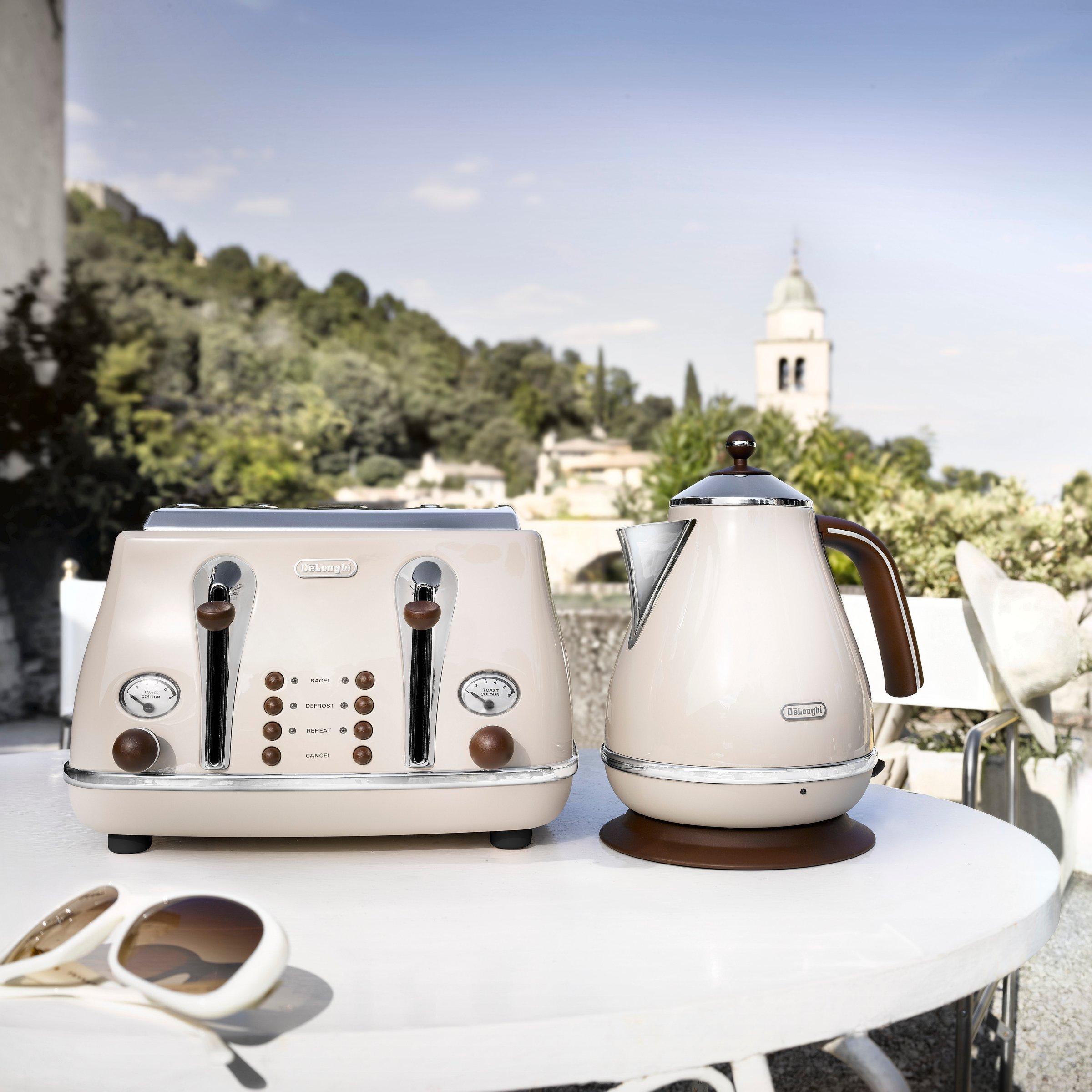 De'Longhi CTOV4003BG Vintage Icona Toaster, 4-Slice, Cream De'Longhi CTOV4003BG Vintage Icona Toaster, 4-Slice, Cream