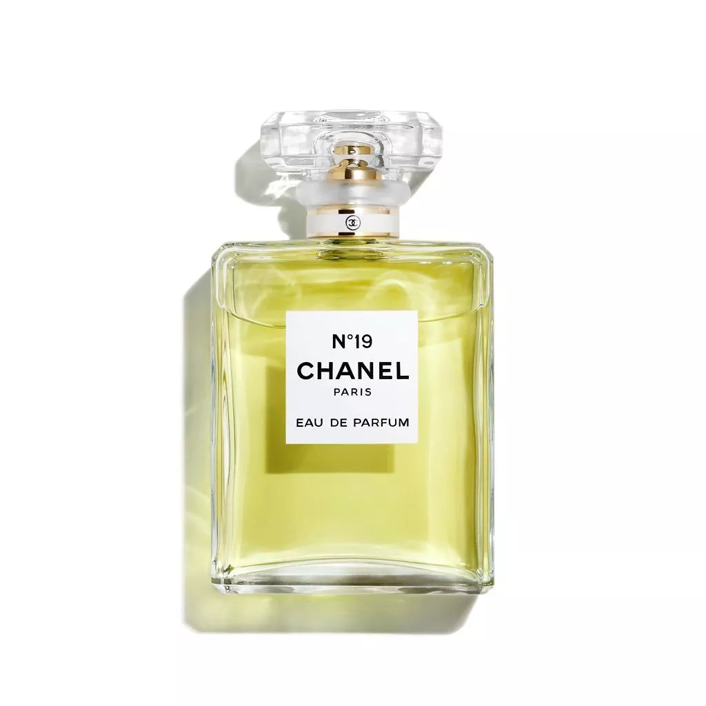 Vintage CHANEL shops No. 19 Oil for the bath