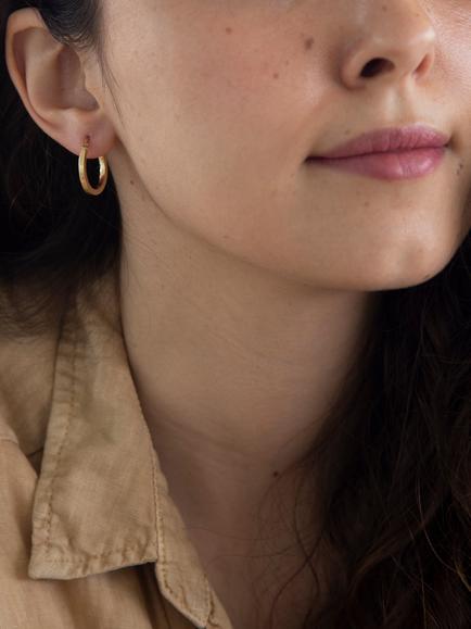 IBB 9ct Gold Cobra Hoop Earrings, Gold - view 2, Gold