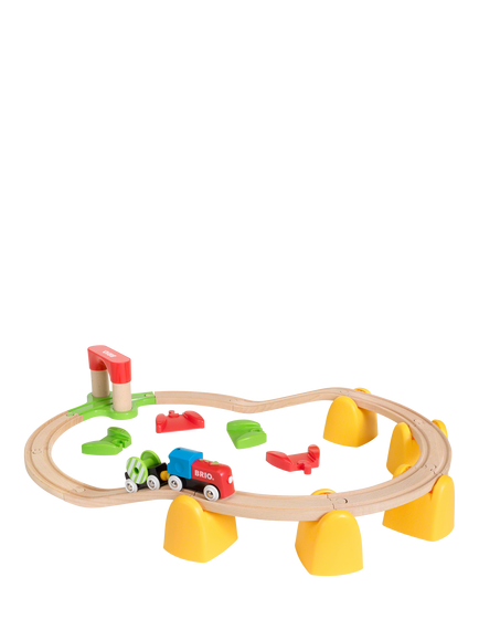 BRIO My First Railway Battery Operated Train Set, FSC-Certified (Beech), 