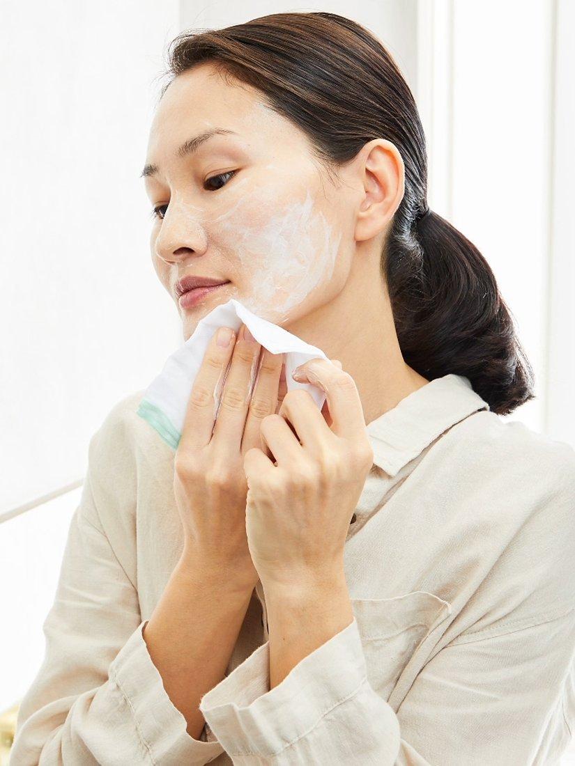 Product image 3 of 4, which shows Liz Earle Cleanse & Polish™ Hot Cloth Cleanser, 200ml with 2 Cotton Cloths