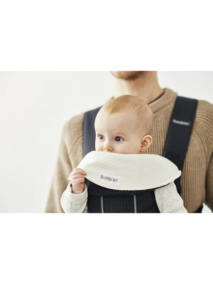 BabyBjörn Mini Teething Bibs for Baby Carriers, 2 Pack, White - view 2, White