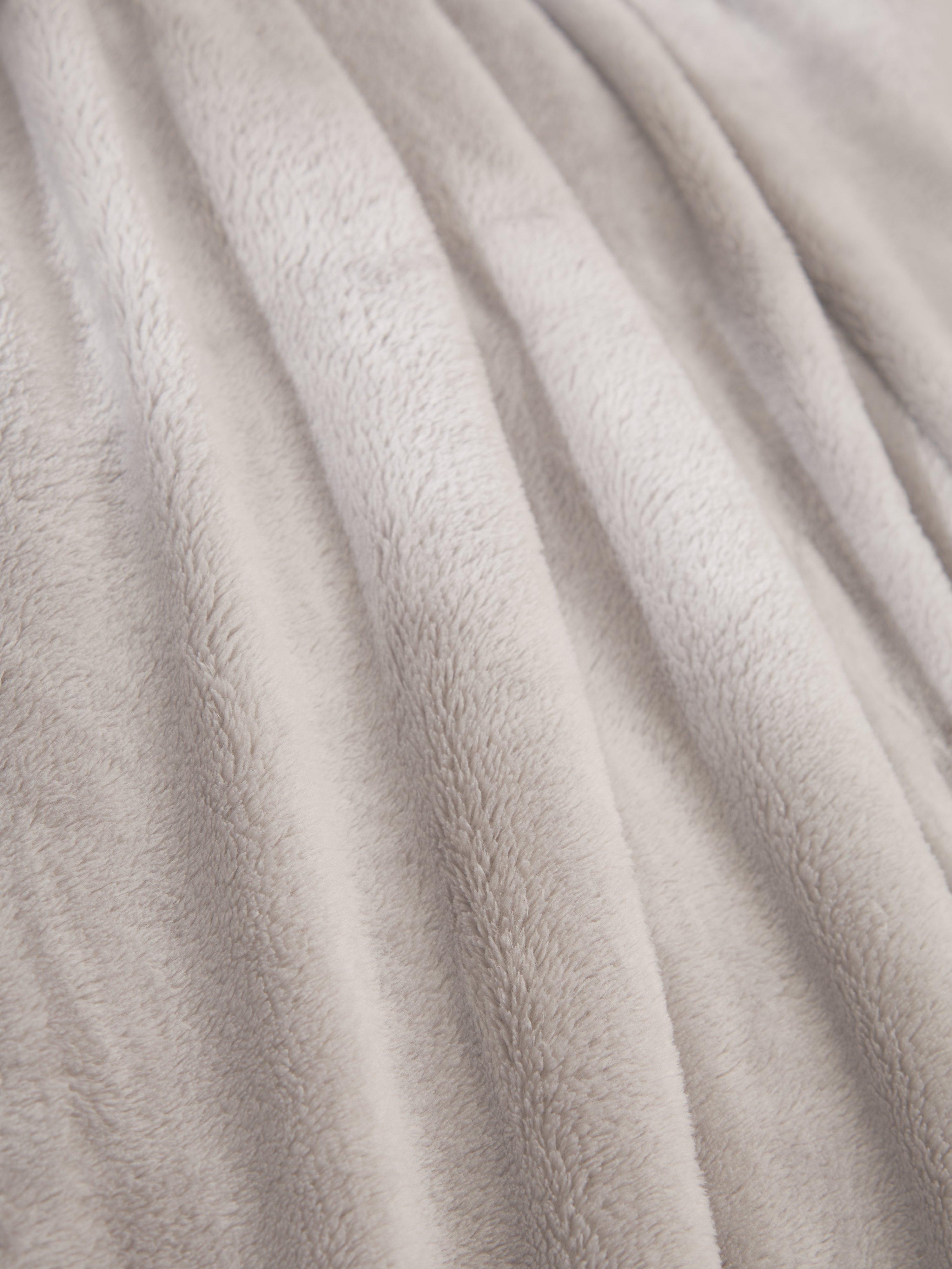 John Lewis ANYDAY Fleece Throw, Pale Grey