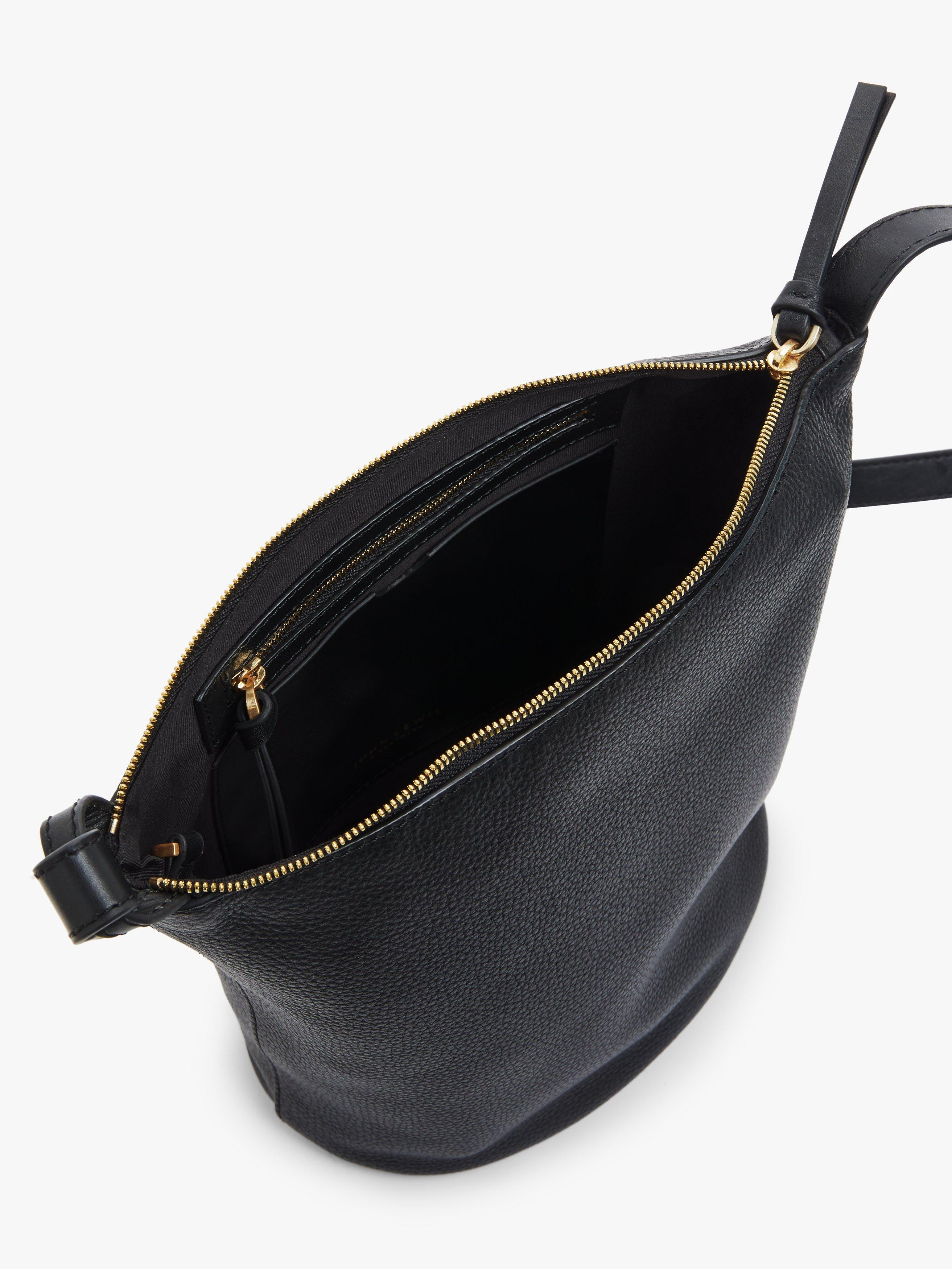 Bucket bag with zip hotsell