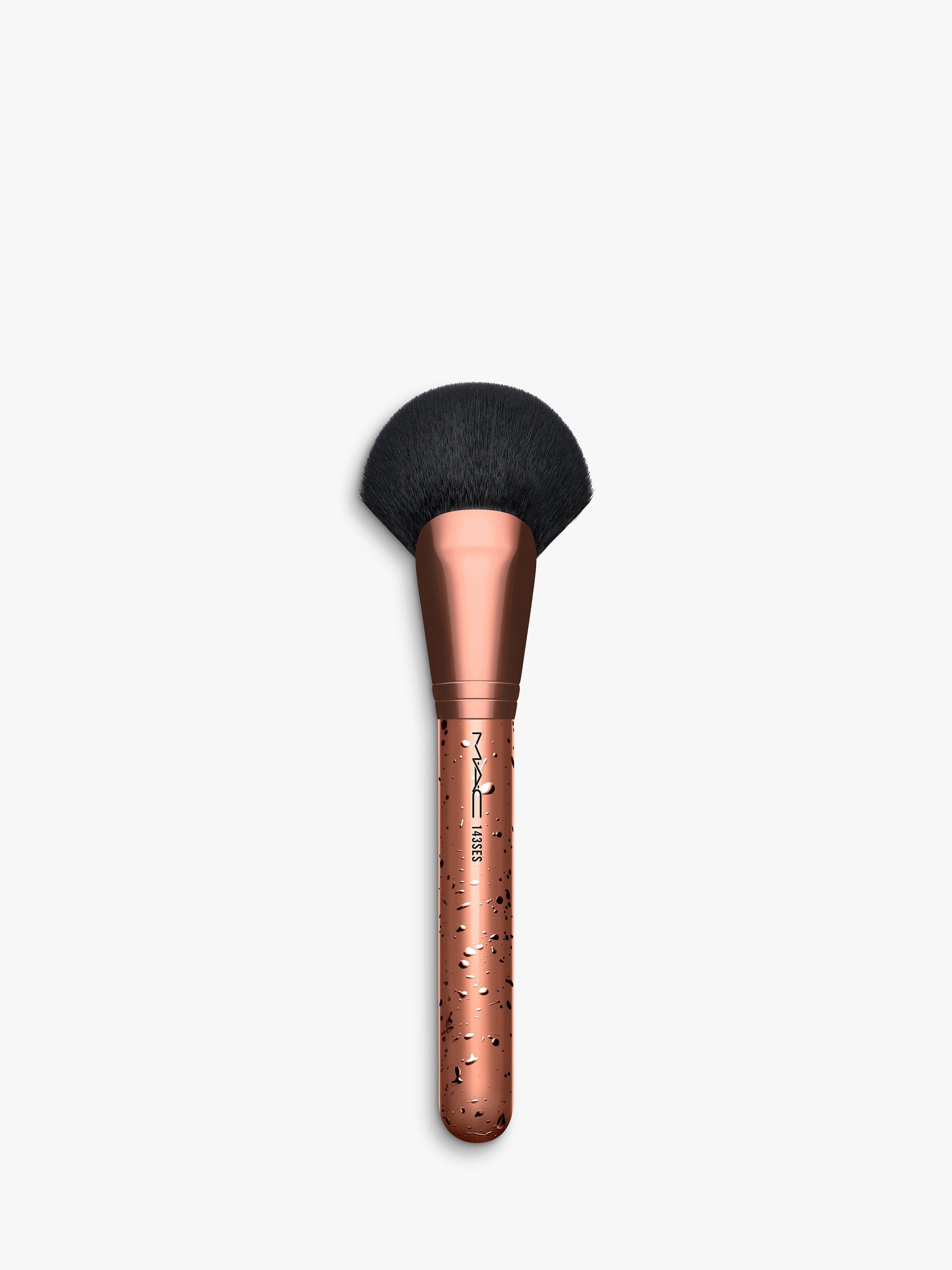 MAC 143SES Medium Face Fan Brush