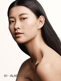 La Mer The Powder Compact Foundation SPF 30, Refill - view 2, 01 Alabaster