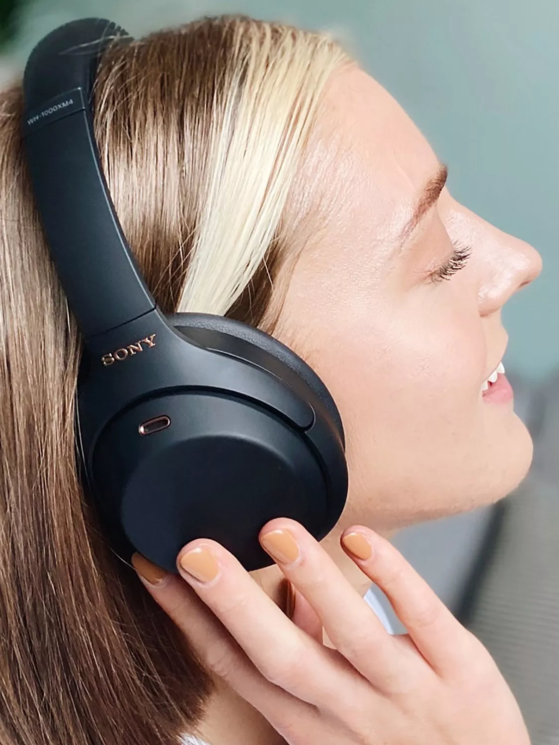 Sony WH1000XM4/S Wireless Bluetooth Noise Canceling Headphones - Silver, Over-Ear, Inspected & Working