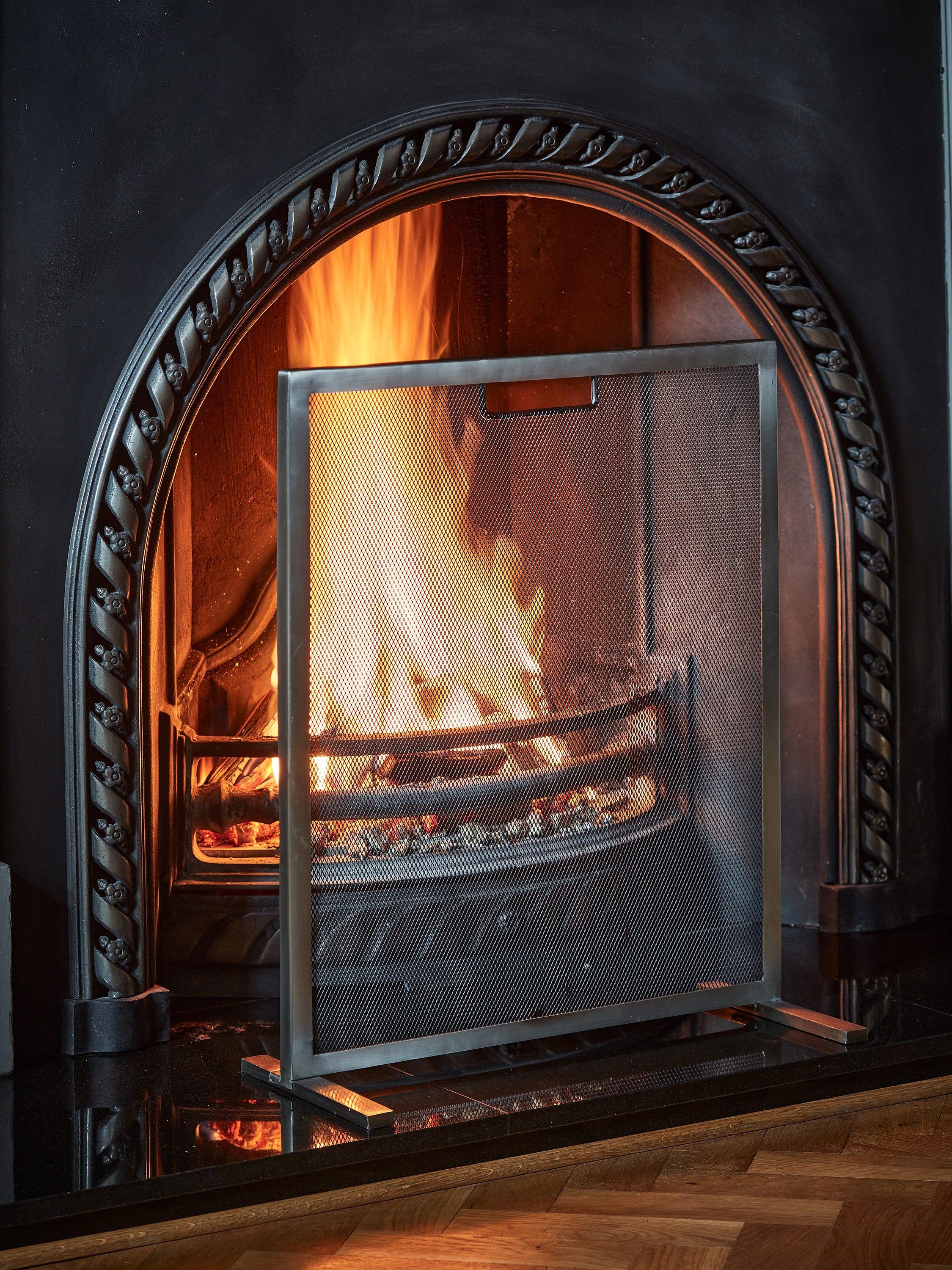 Ivyline Square Mesh Firescreen, Pewter