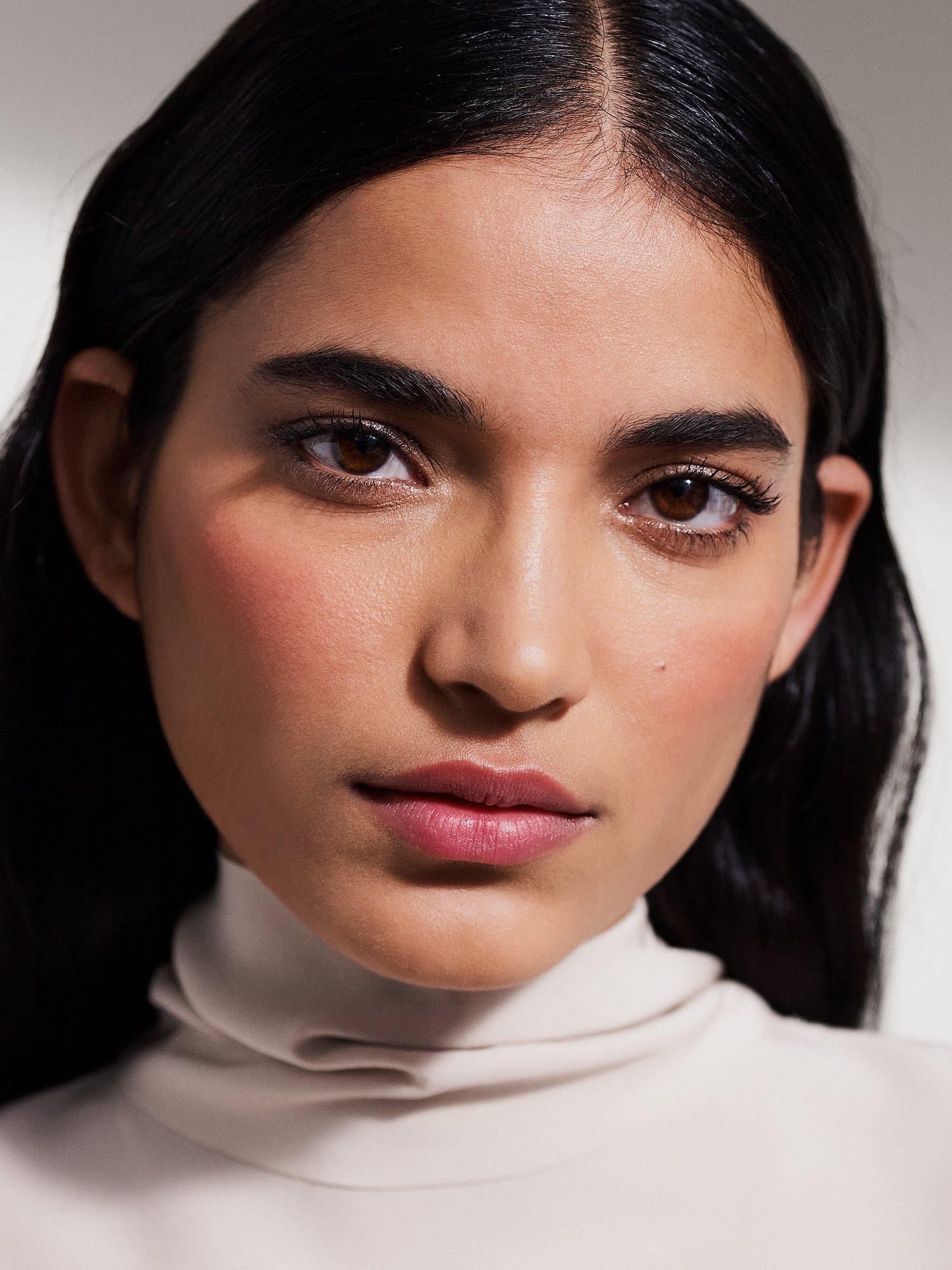 Product image 6 of 11, which shows Hermès Rose Hermès Silky Blush, 32 Rose Pommette