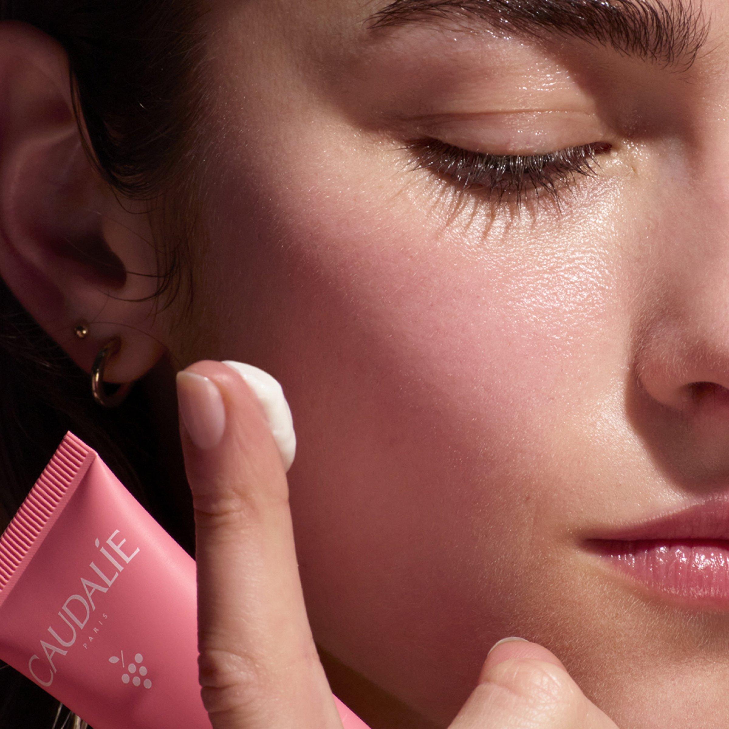 Product image 4 of 6, which shows Caudalie Vinosource-Hydra Moisturising Sorbet, 40ml