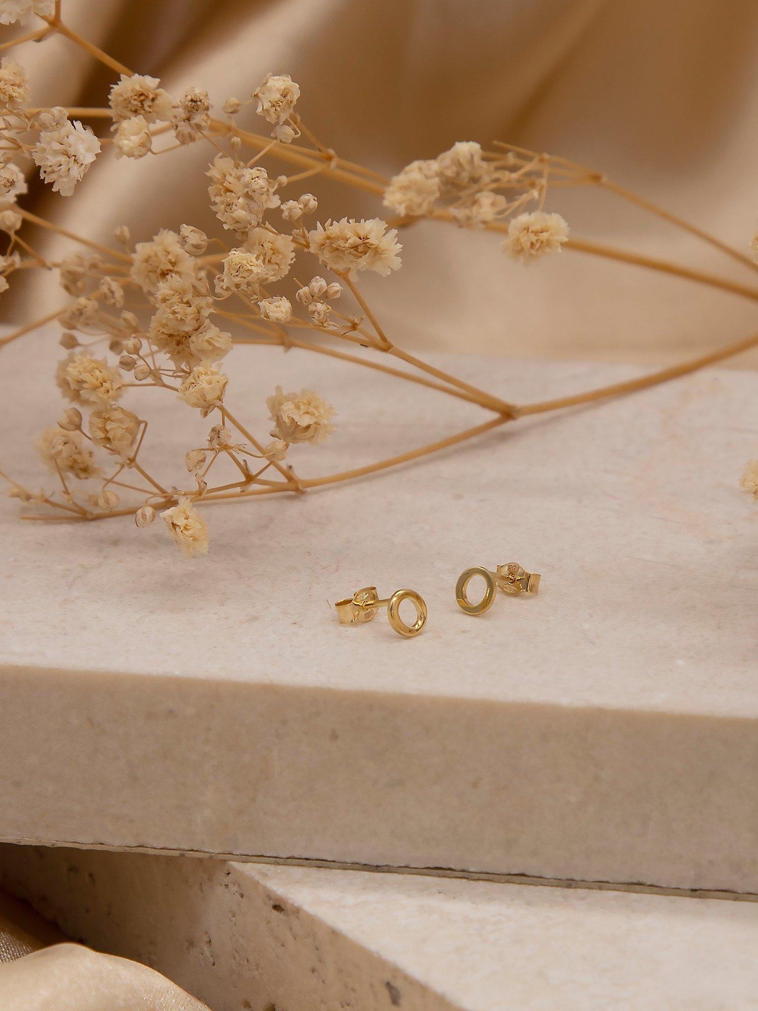 IBB 9ct Gold Initial Stud Earrings, O