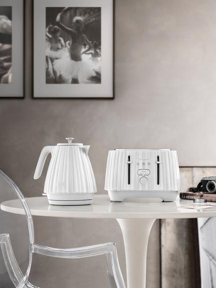 De'Longhi Ballerina 4-Slice Toaster - view 2, White