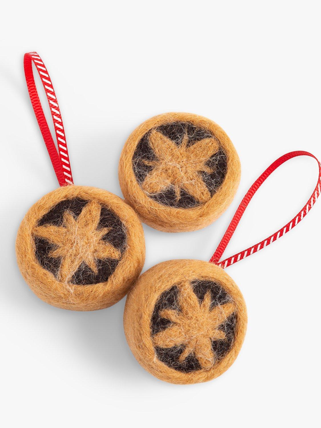 Hawthorn Handmade Mince Pie Needle Felting Kit
